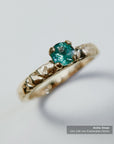 Anillo Xinan con Esmeralda de 4mm