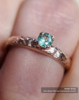 Anillo Xinan con Esmeralda de 4mm